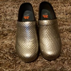 Danskos size 39